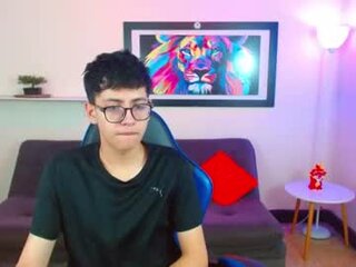 alexcum_18
