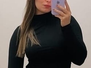 Bianca B Leal
