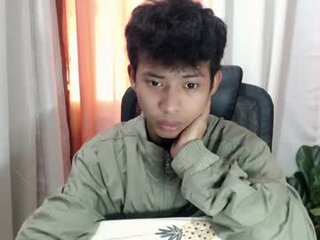 urasian_petite